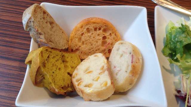 メゾンカイザーのパン食べ放題