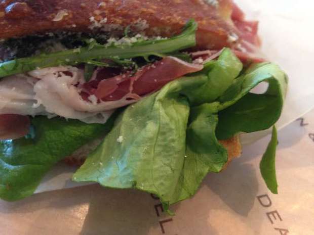 DEAN & DELUCA（ディーンアンドデルーカ）のパン食べ放題