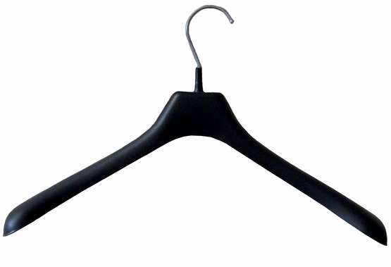 ニットをハンガーにかけても型崩れしない方法