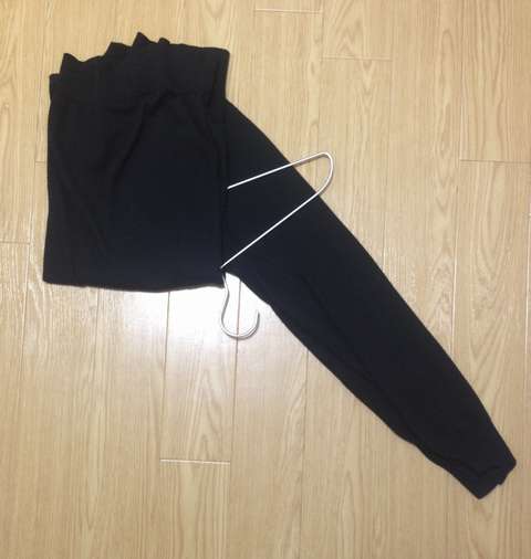 ニットをハンガーにかけても型崩れしない方法