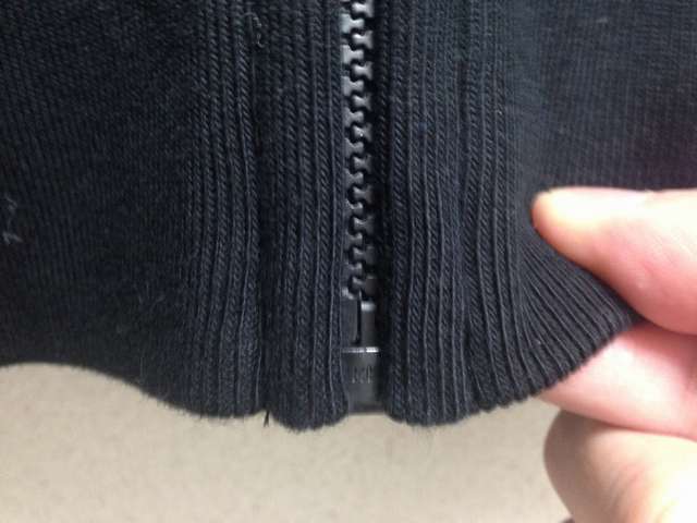 ユニクロのフルジップスウェットパーカー