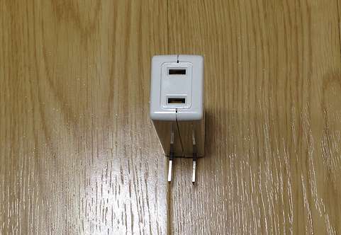 100均の電源タップ
