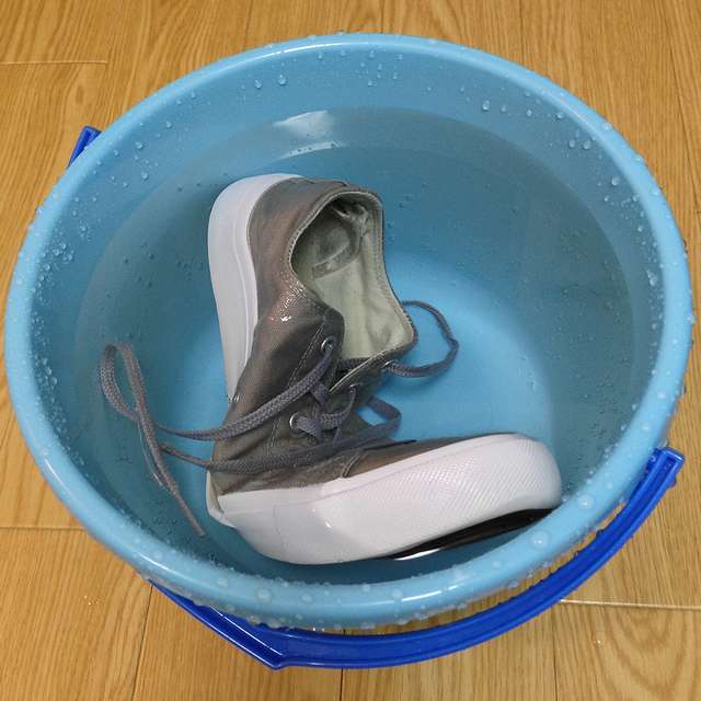 スニーカーを洗ったら黄ばんだので対処法を実践した結果！