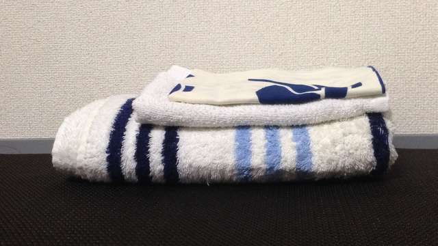 手ぬぐいとタオルのコンパクトさを比較する