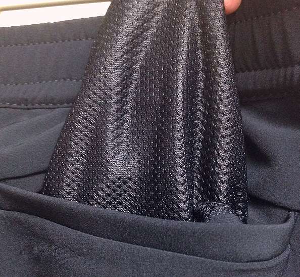 ユニクロのジョガーパンツ（ウルトラストレッチ）