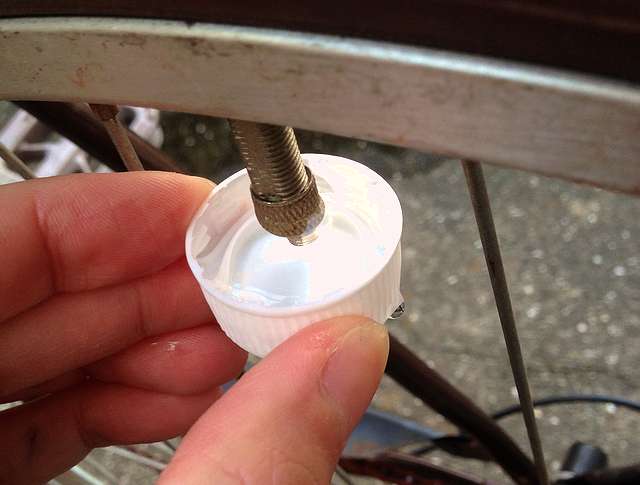 自転車のパンクを自分で修理する方法