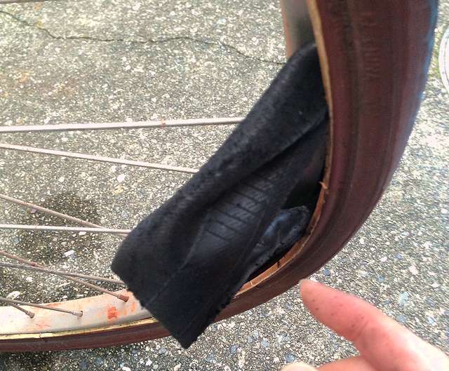 自転車のパンクを自分で修理する方法