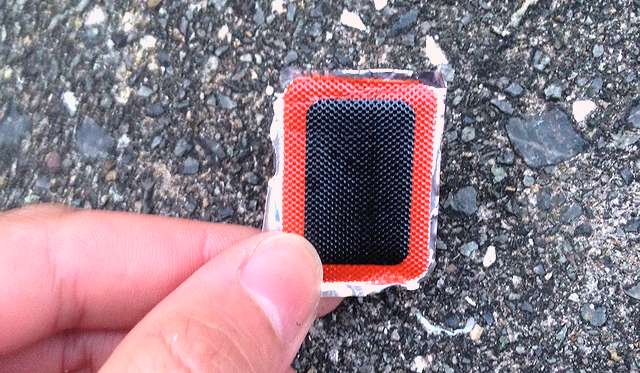 自転車のパンクを自分で修理する方法