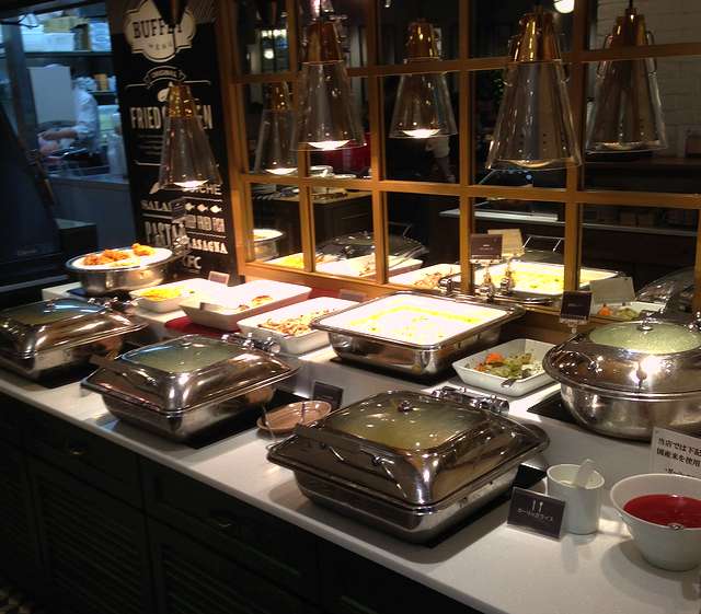 ケンタッキーフライドチキン食べ放題