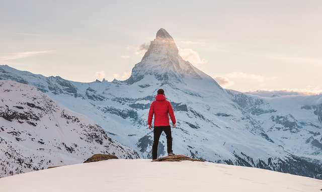 1年で100万円貯金したい人へ。年収が少なくてもお金は貯められる方法！