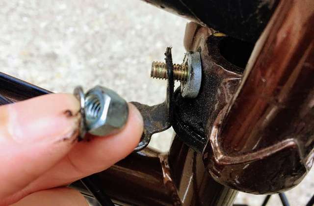 自転車のフェンダー（泥除け）を外して自分で交換修理する方法！