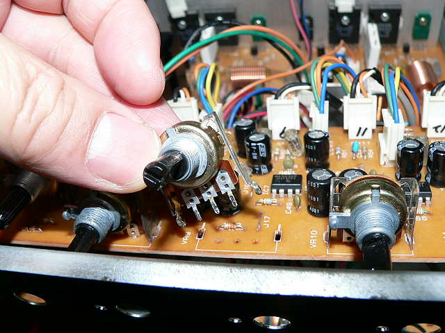 カラオケアンプの修理 −その3− - TomのブログⅡ