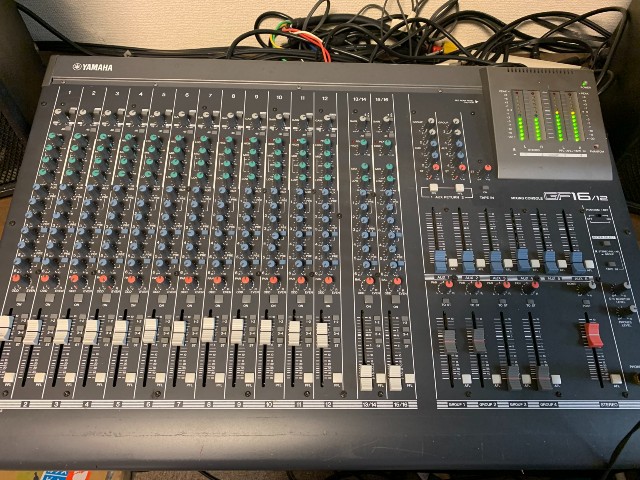 16chアナログミキサーYAMAHA GF16/12 キャリーケース付 ジャンク 16chアナログミキサーYAMAHA GF16/12 キャリーケース付 ジャンク