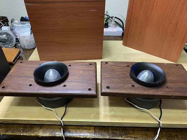 JBL 2402 プロフェッショナルスピーカー JBL 2402 名機075を受け継ぐ高能率トゥイーター｜tone qualityスペック