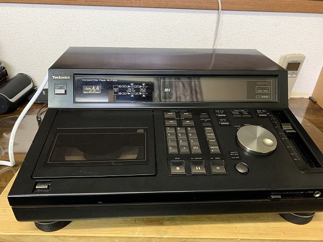 テクニクス ビンテージCDプレイヤー SL-P1200の修理 ーその1ー - Tom