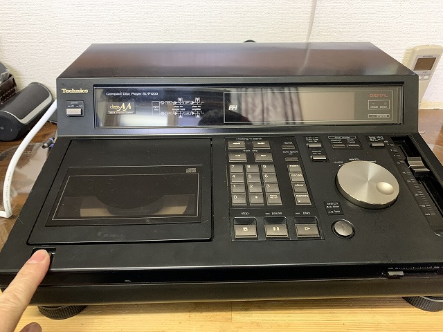 テクニクス ビンテージCDプレイヤー SL-P1200の修理 ーその1ー - Tom