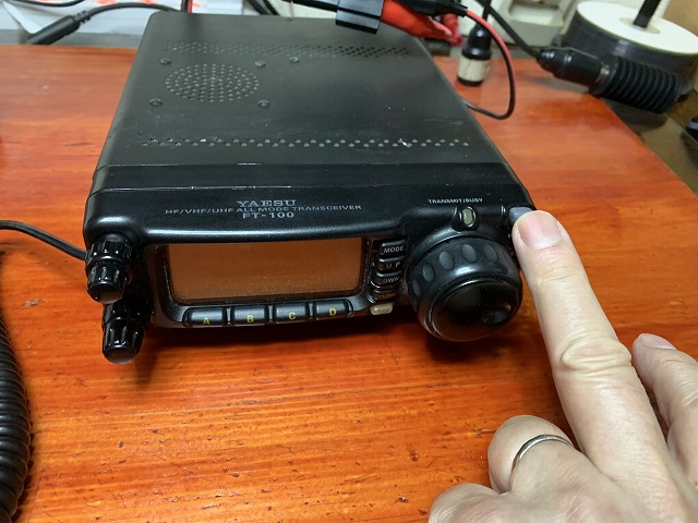 ヤエスFT-100オールバンドオールモードアマチュア無線機
