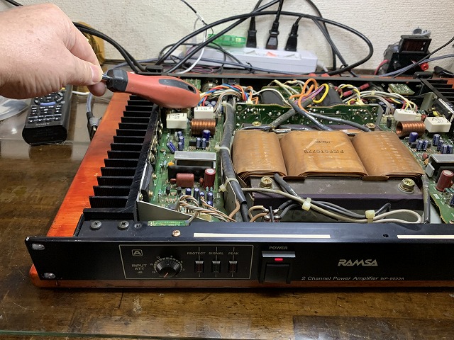 RAMSA パワーアンプ WP-9055Aの修理 ーその1ー - TomのブログⅡ