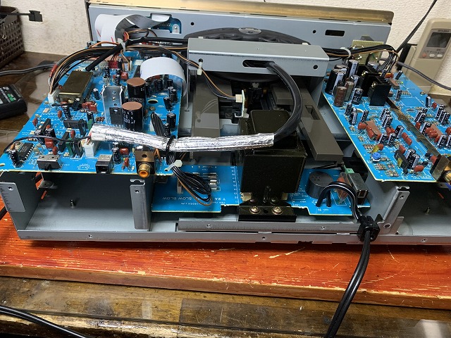 ○CDプレイヤー○TEAC VRDS-10、日本製、購入時は15万円、要修理