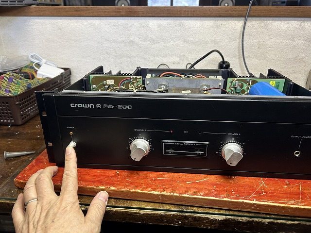 CROWN PS-200 パワーアンプ 20240108204512.jpg