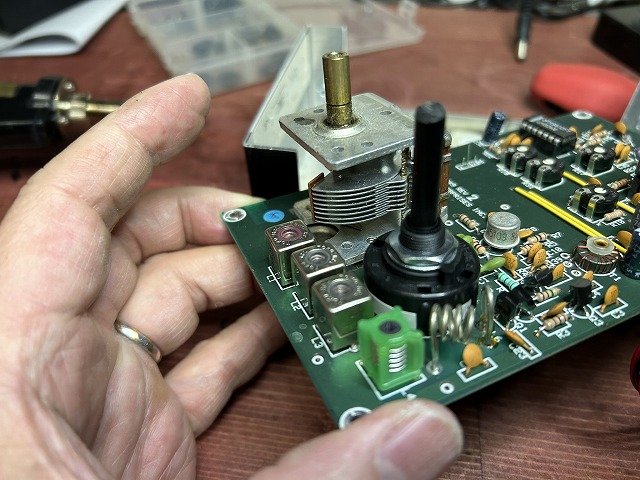 アンテナアナライザー MFJ-259の修理 - TomのブログⅡ アンテナアナライザー MFJ-259の修理 - TomのブログⅡ