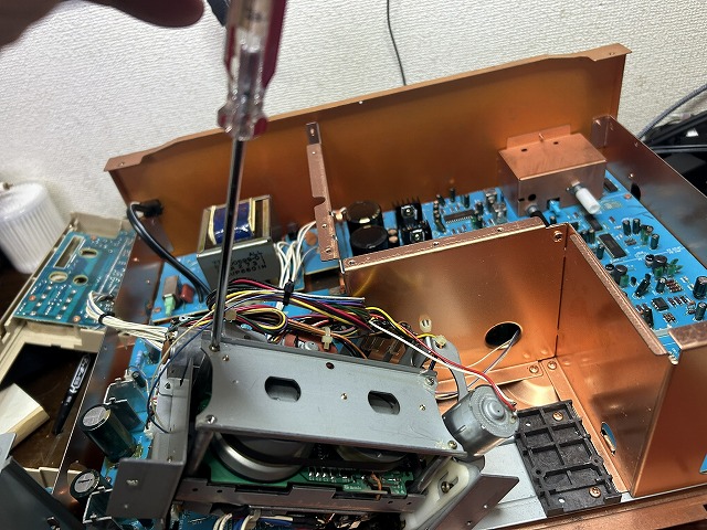 TEAC ティアック V-7010 カセットデッキ 再生 要修理 部品取り