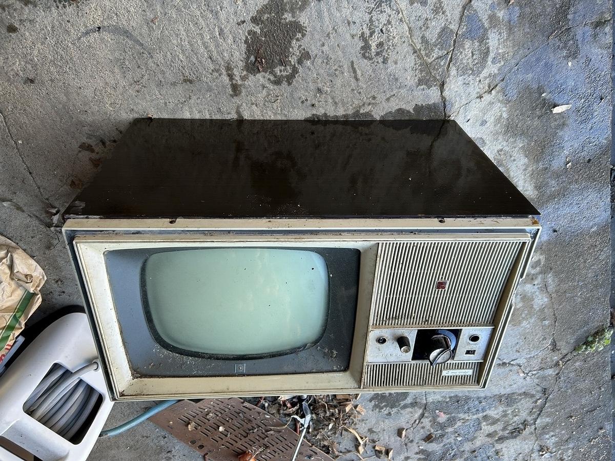 Tom家初代の真空管白黒テレビの見た目のレストア』ーその1ー - Tomの