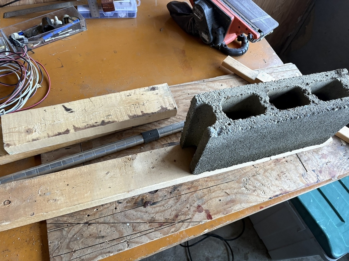 ガーデンのレンガサークルテラスの地固めのランマーを自作する - TomのブログⅡ