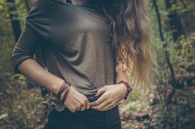 ムダ毛を気にしない女が脇毛 だけ 剃ってる理由は 脇の臭いが気になるから 真面目でなぜ悪い