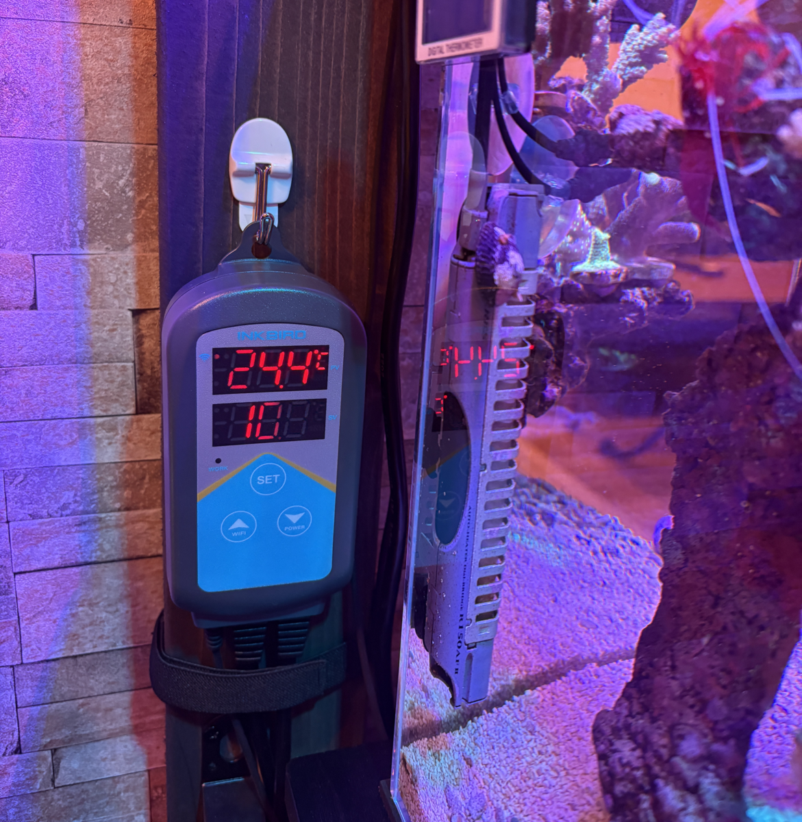 外出中でも水槽の水温管理をしたい - 淡水海水30cm生活