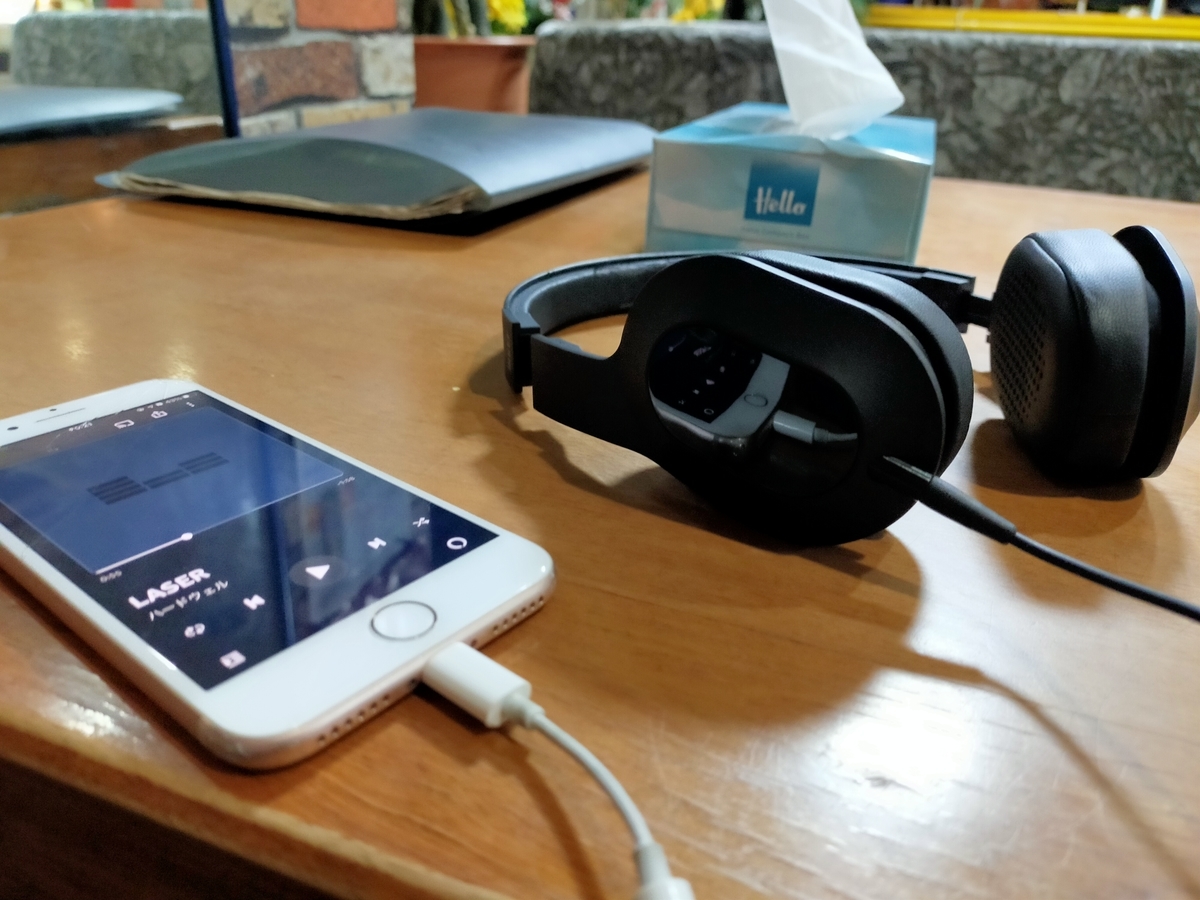 KEF「M400」上質で図太い低音のポータブルヘッドホン!! - 私はイヤホン