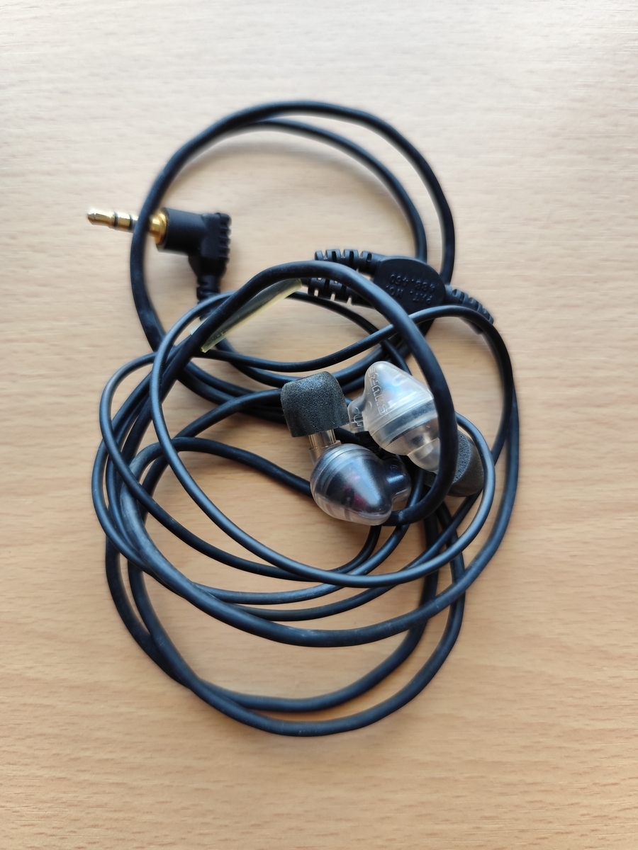 ヘッドホン SHURE E2C 41iNoXSO27L._UF894,1000_QL80_.jpg