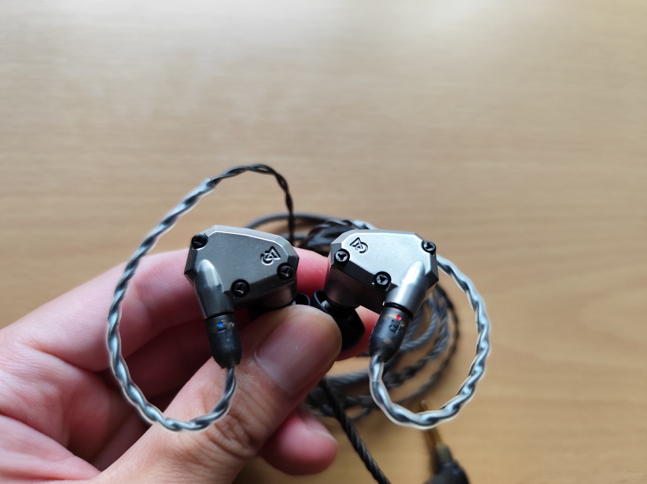 Campfire Audio「ARA」高域が煌びやかなじゃじゃ馬イヤホン!! - 私は