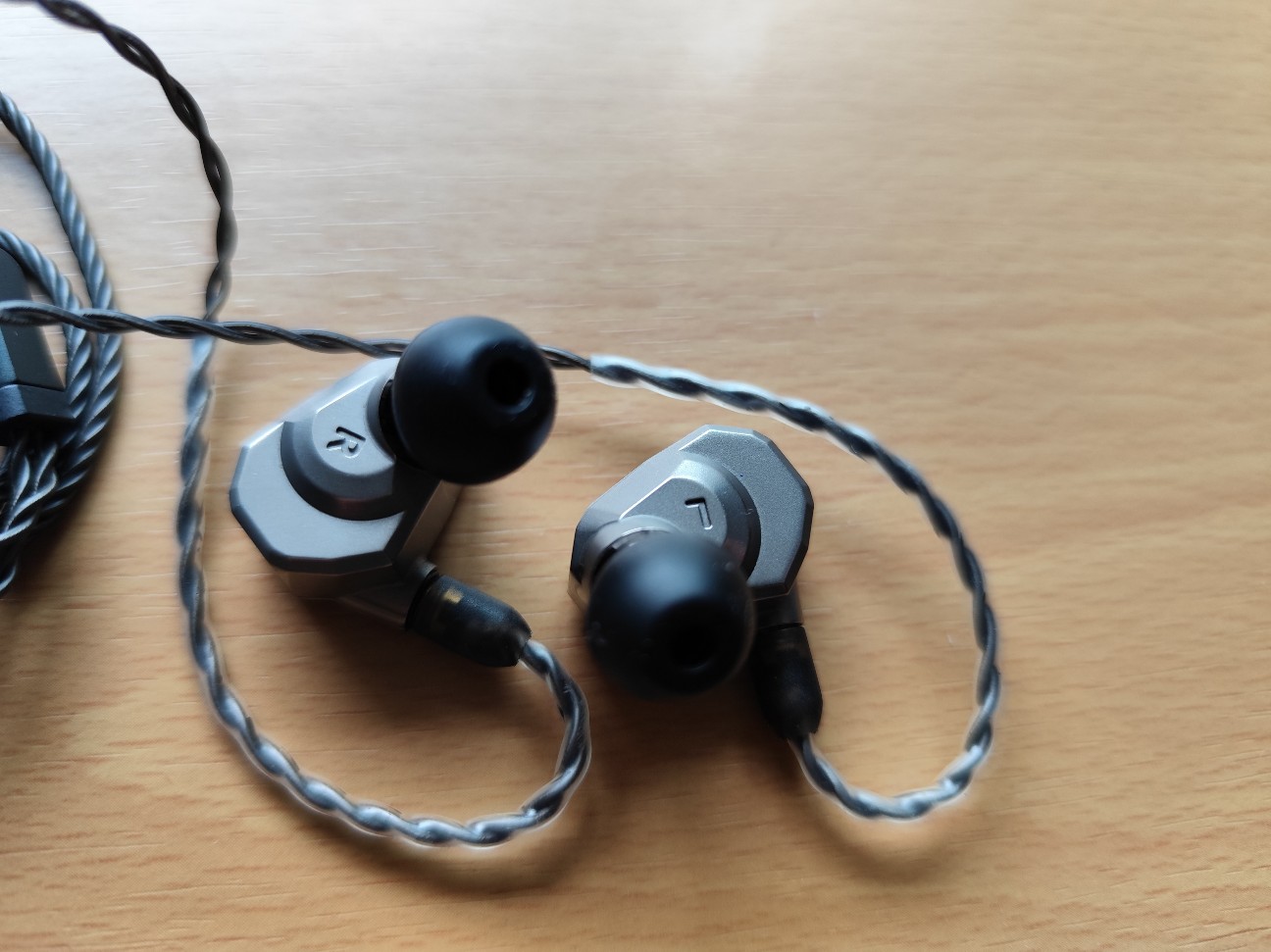 Campfire Audio「ARA」高域が煌びやかなじゃじゃ馬イヤホン!! - 私は