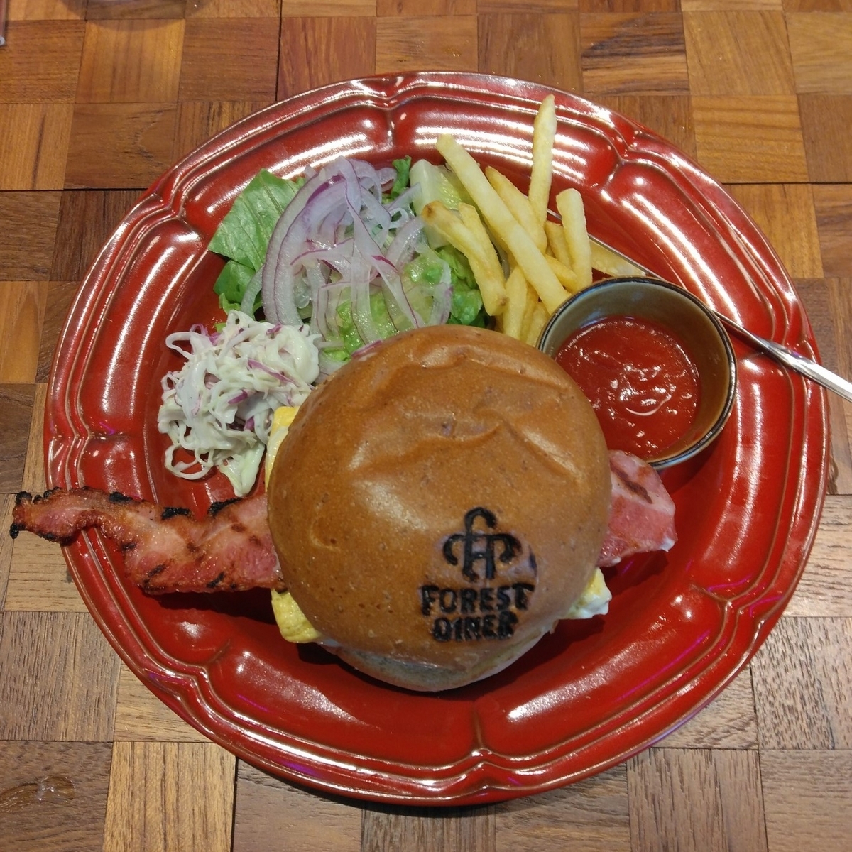 Forest Dinerのだし巻きベーコンバーガー＠中央区北3条西4丁目1 (DLIFEPALACE札幌） とねっちの札幌くいしんぼうブログ