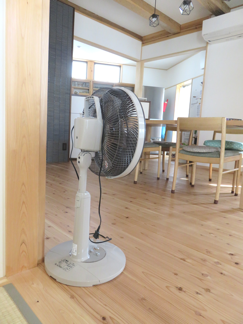 出しっぱなしの扇風機