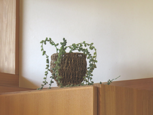 ようやく引き算の飾り方がわかってきた ちょっと曲がった家 ようやく引き算の飾り方がわかってきた ちょっと曲がった家
