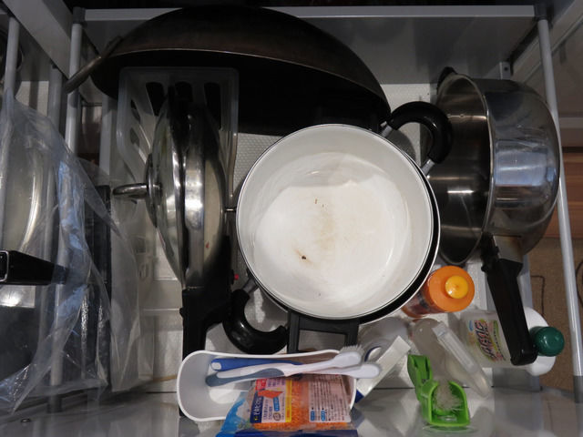 システムキッチンの引出しの収納ビフォー