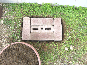 並べられたレンガ