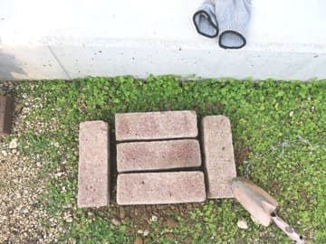 並べられたレンガ