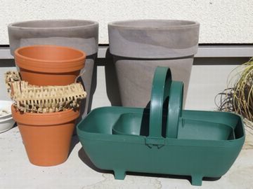 スパング社の植木鉢とガーデンツール入れ