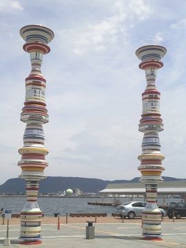 セトゲーアート金属の塔