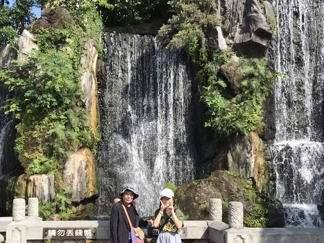 台湾龍山寺の滝