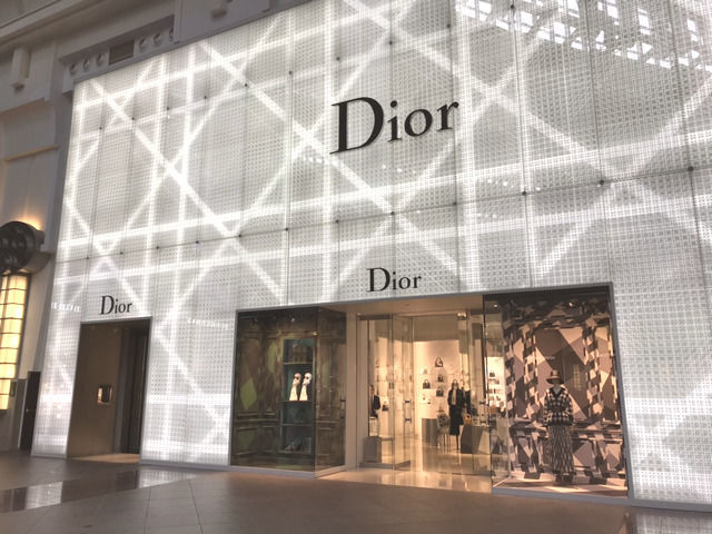 台北101の店内の様子ディオールショップ