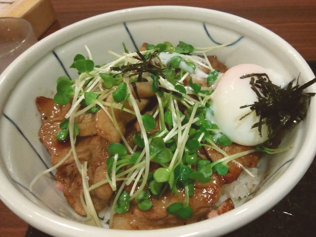 クアテルメ宝泉坊のベーコン丼