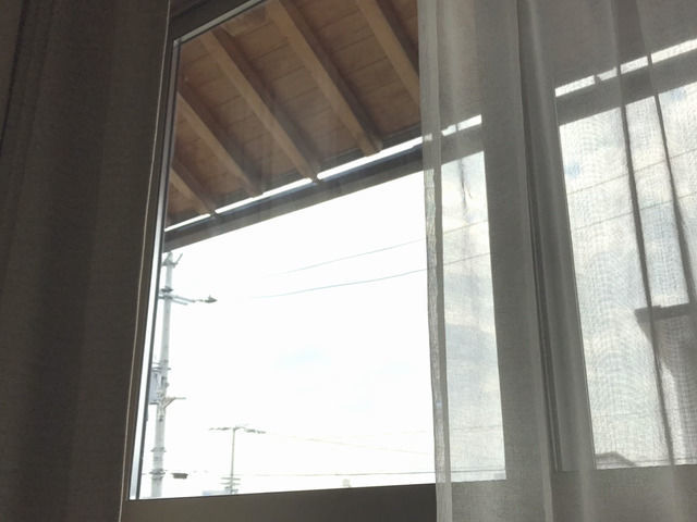 掃除した後の窓ガラス室内側