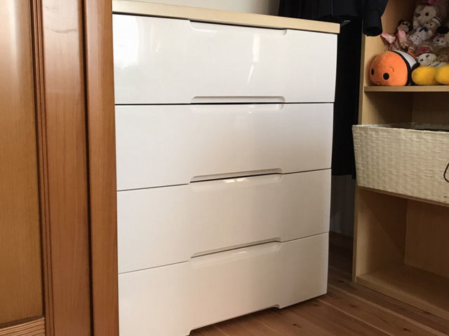 子供部屋に置いたアイリスオーヤマのチェスト