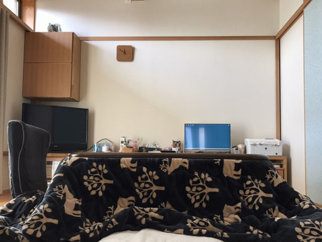 うちの居間が落ち着く理由 ちょっと曲がった家