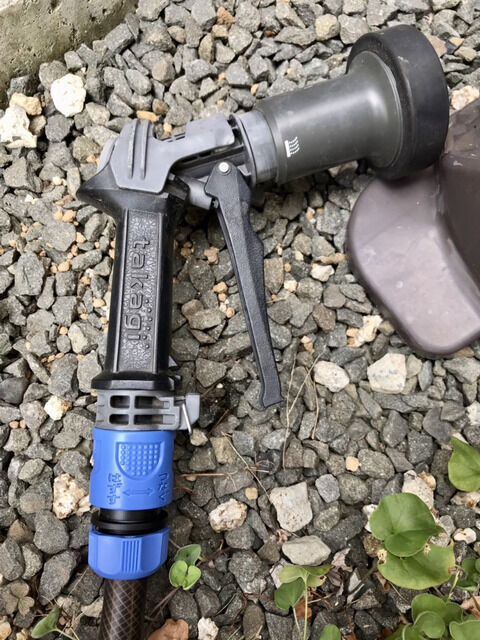 新しいコネクターとノズルを接続