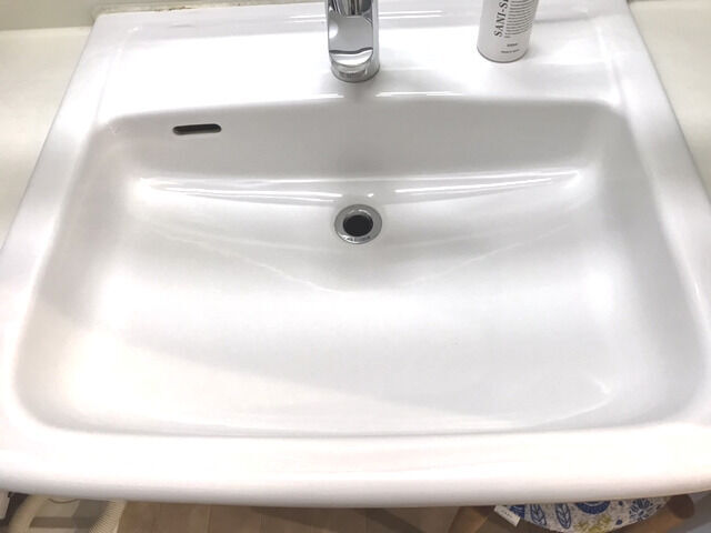 サニーシールドを使用した洗面ボウル